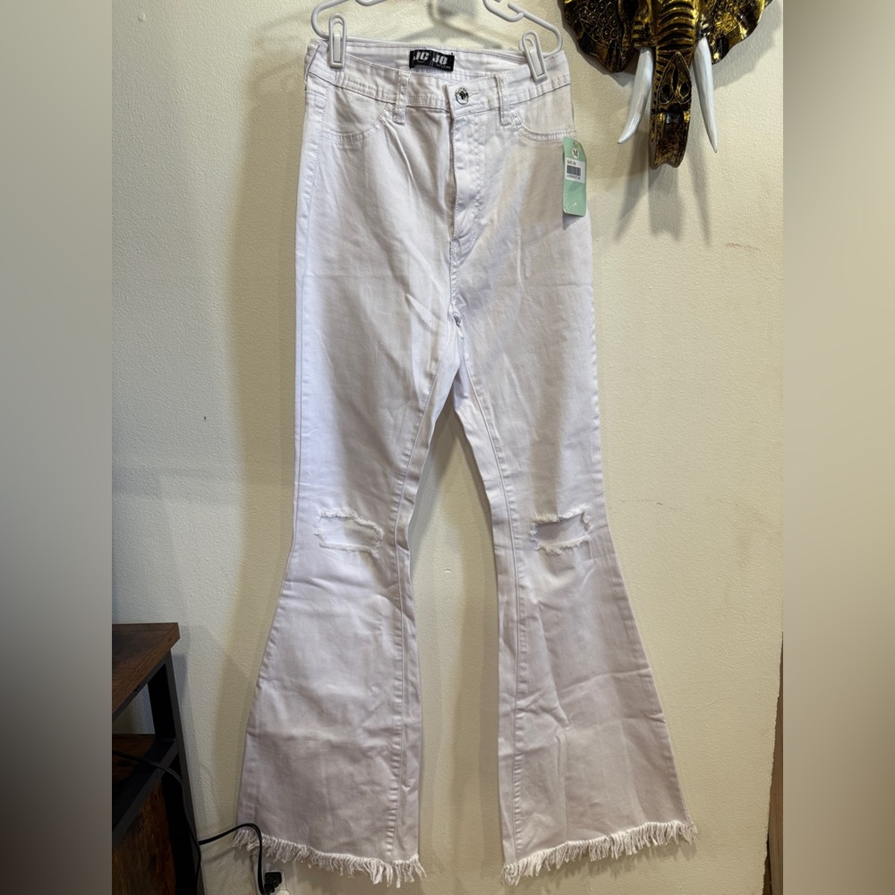 Elegant White Flare Jeans